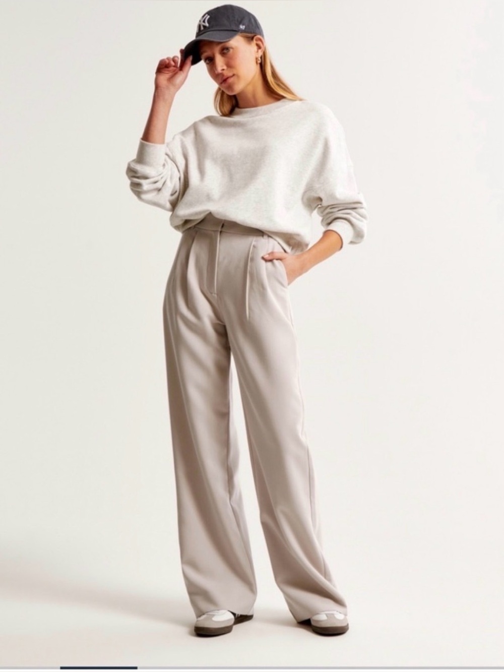 A&F Sloane Tailored Wide Leg Pant in Cream size 8/29 SHORT